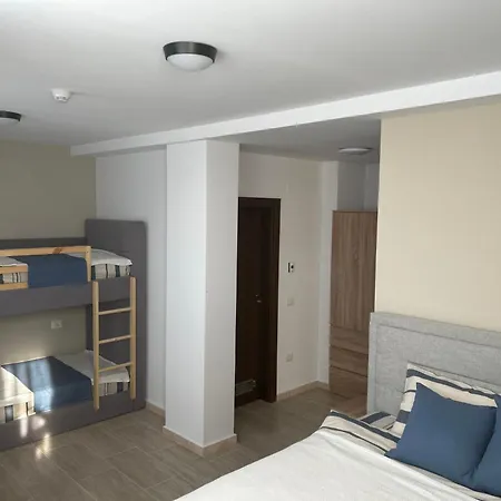 Pensiunea Livada 招待所 3*