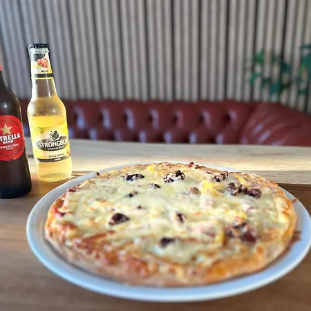 招待所 Pensiunea Livada 3*